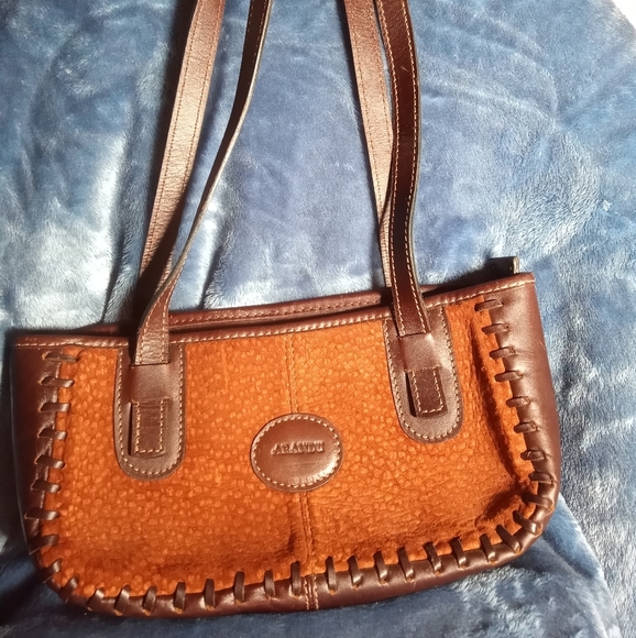 ARANDU HANDCRAFTED ARGENTINA LEATHER SHOULDER BAD - Picture 1 of 7